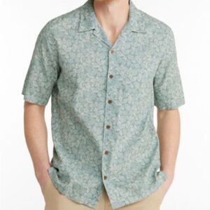 L.L. Bean Men's Tropics Shirt, Short-Sleeve Seashell Print Light Blue